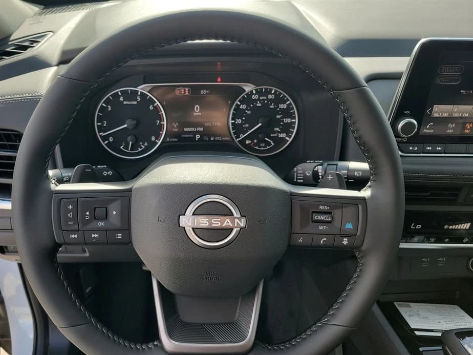 Nissan Rogue SV FWD 2026 — side view