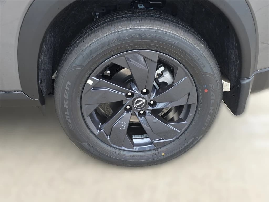 Nissan Rogue SV FWD 2026 — side view