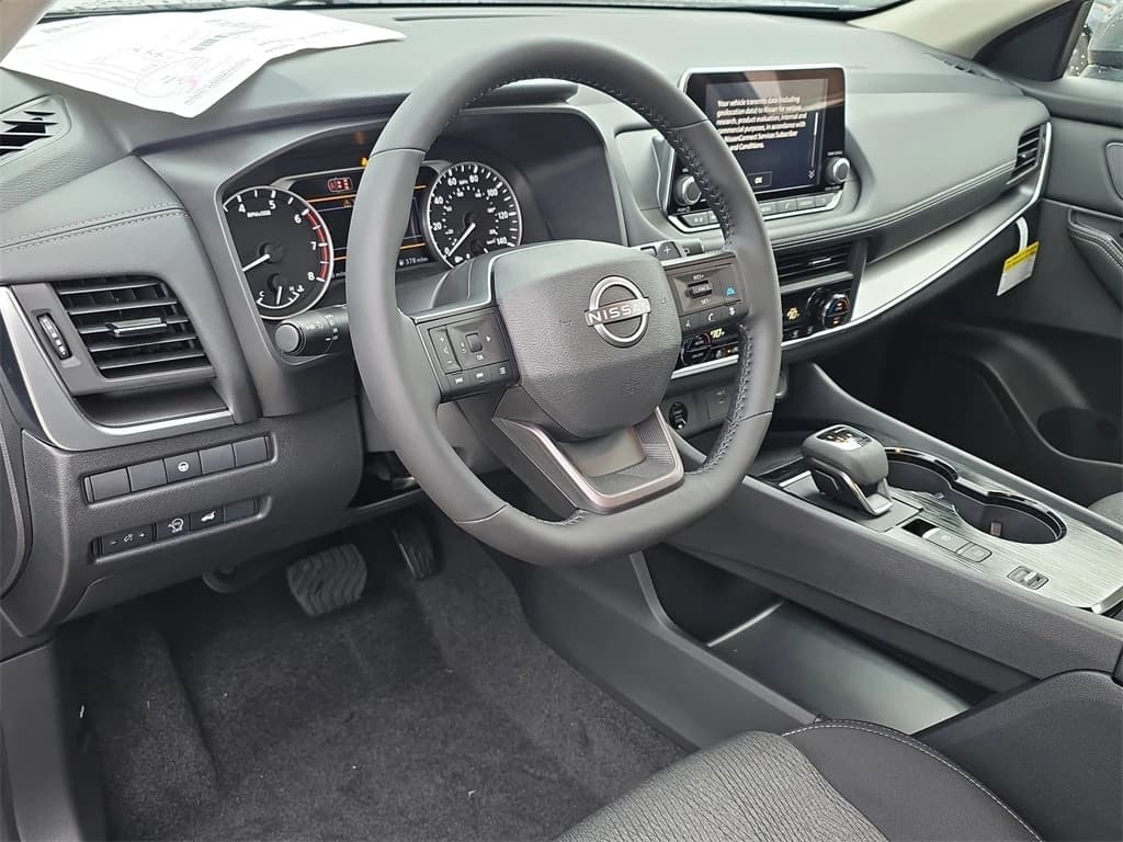 Nissan Rogue SV FWD 2026 — side view
