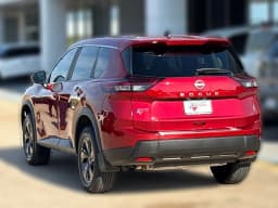 Nissan Rogue SV FWD 2026 — side view