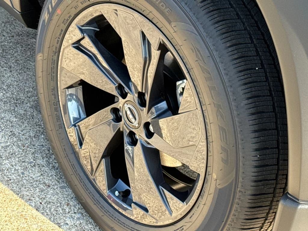 Nissan Rogue SV FWD 2026 — side view