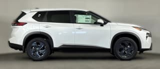 Nissan Rogue SV FWD
