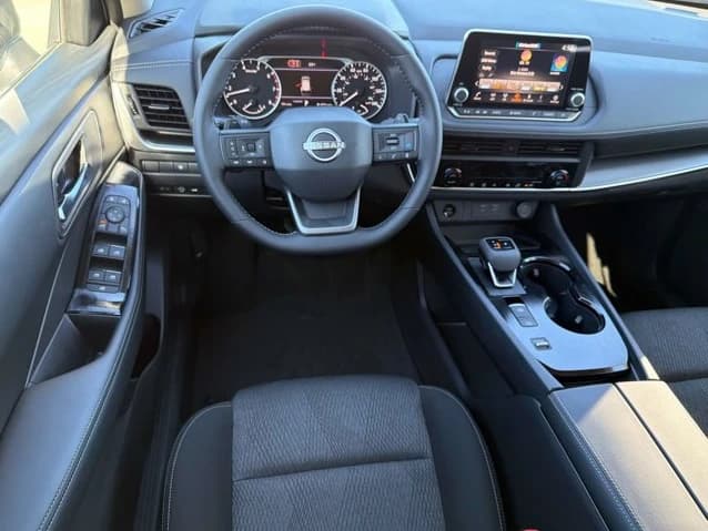 Nissan Rogue SV FWD 2026 — side view