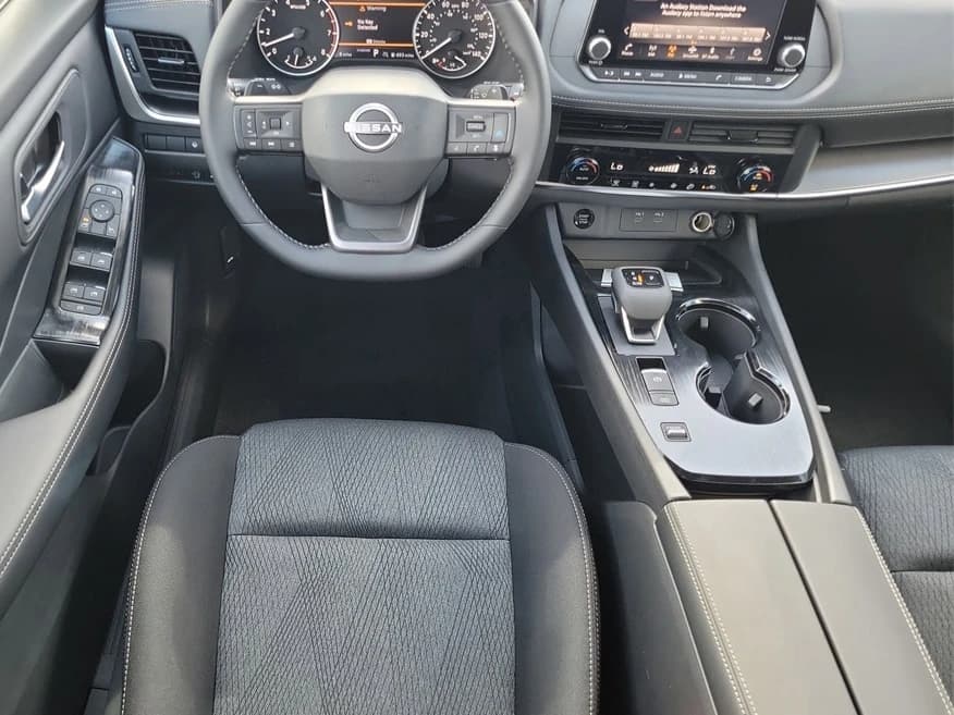Nissan Rogue SV FWD 2026 — side view