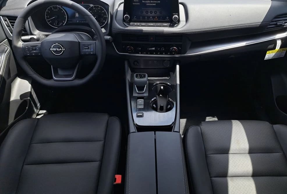 Nissan Rogue Dark Armor FWD 2026 — side view