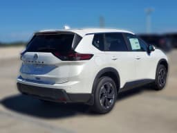 Nissan Rogue Dark Armor FWD 2026 — side view