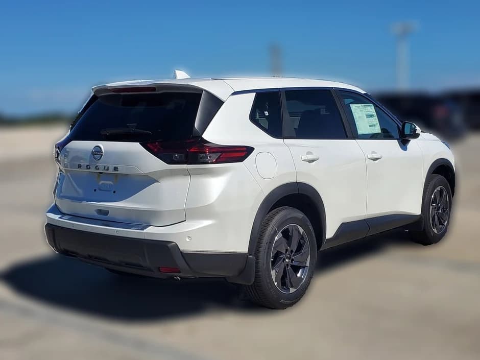 Nissan Rogue Dark Armor FWD 2026 — side view