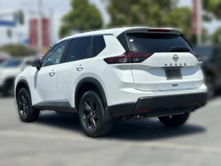 Nissan Rogue SV FWD