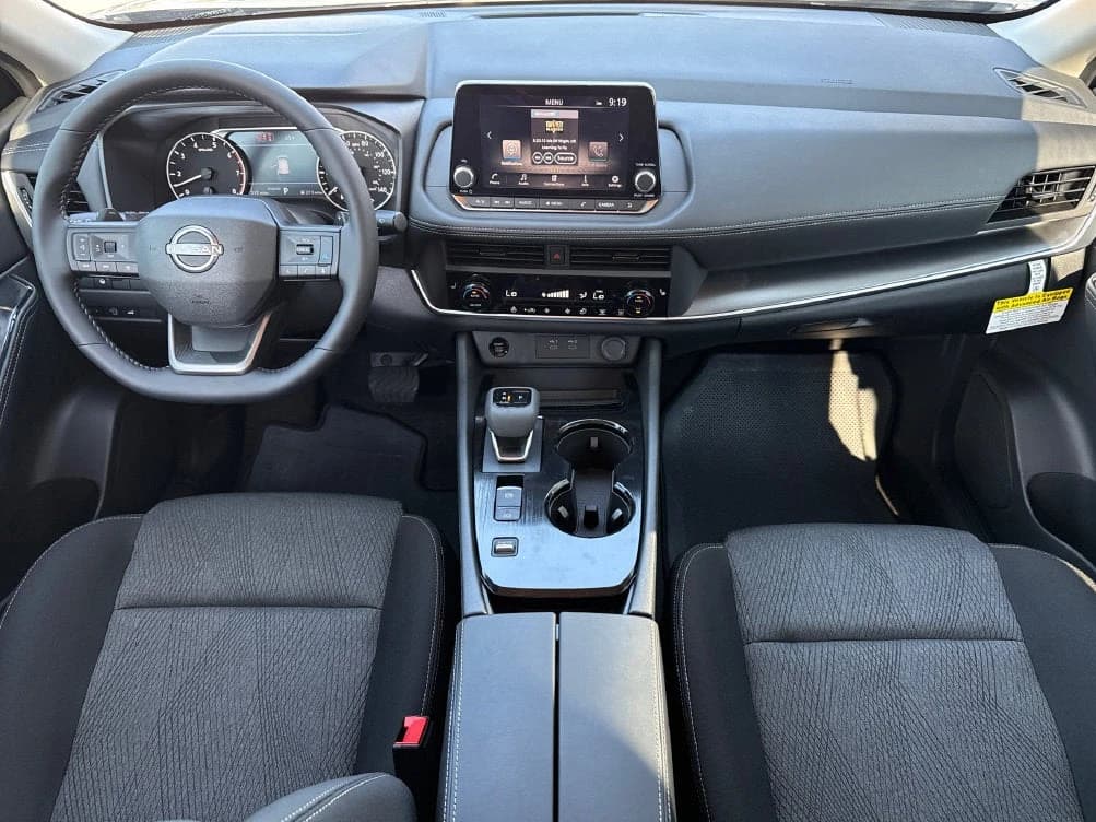 Nissan Rogue SV FWD 2026 — side view