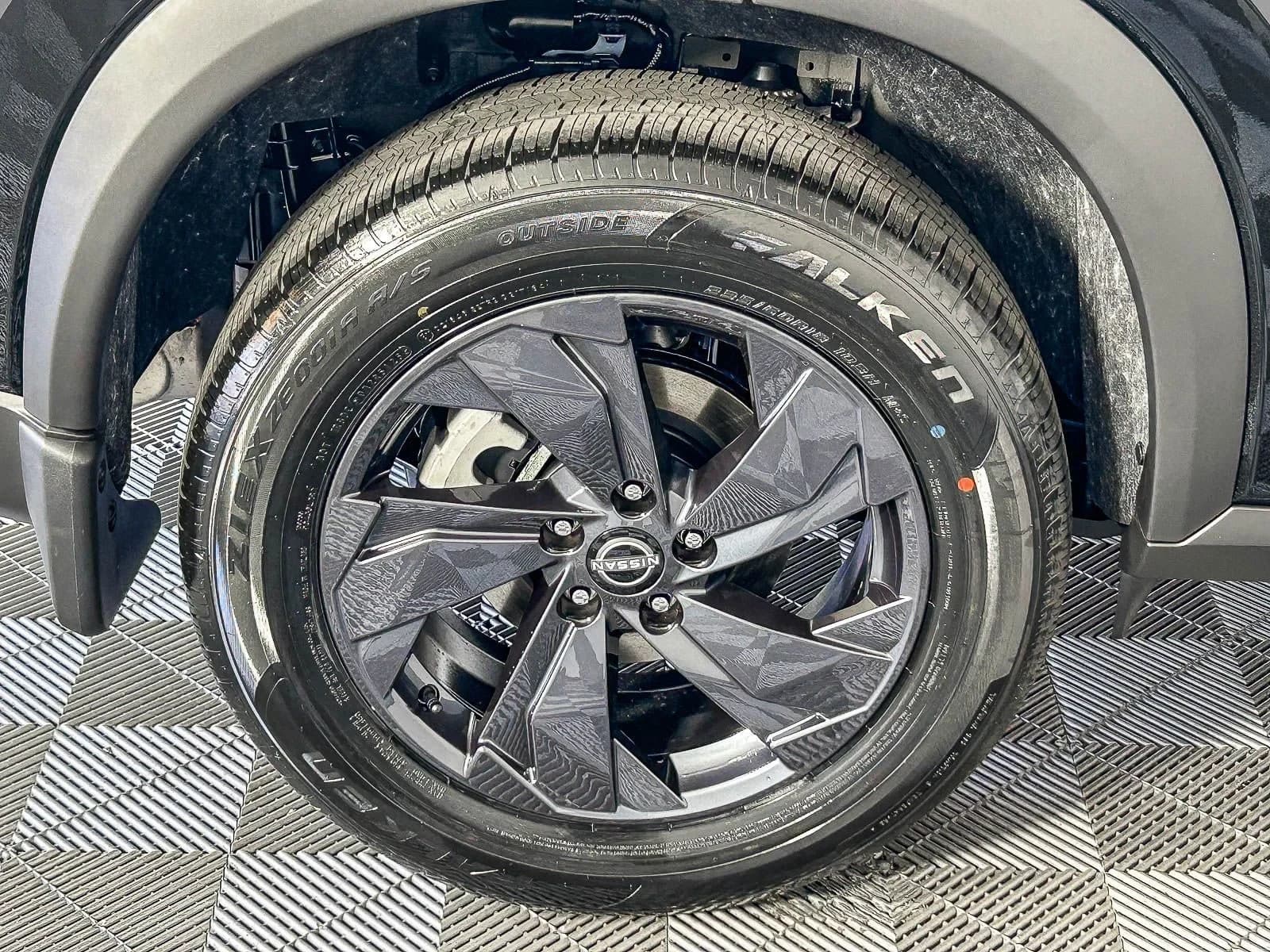 Nissan Rogue SV FWD 2026 — side view
