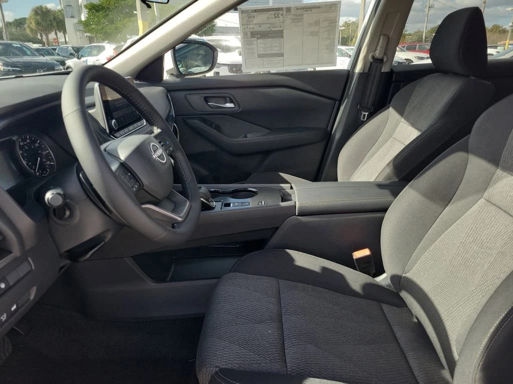 Nissan Rogue SV FWD 2026 — side view