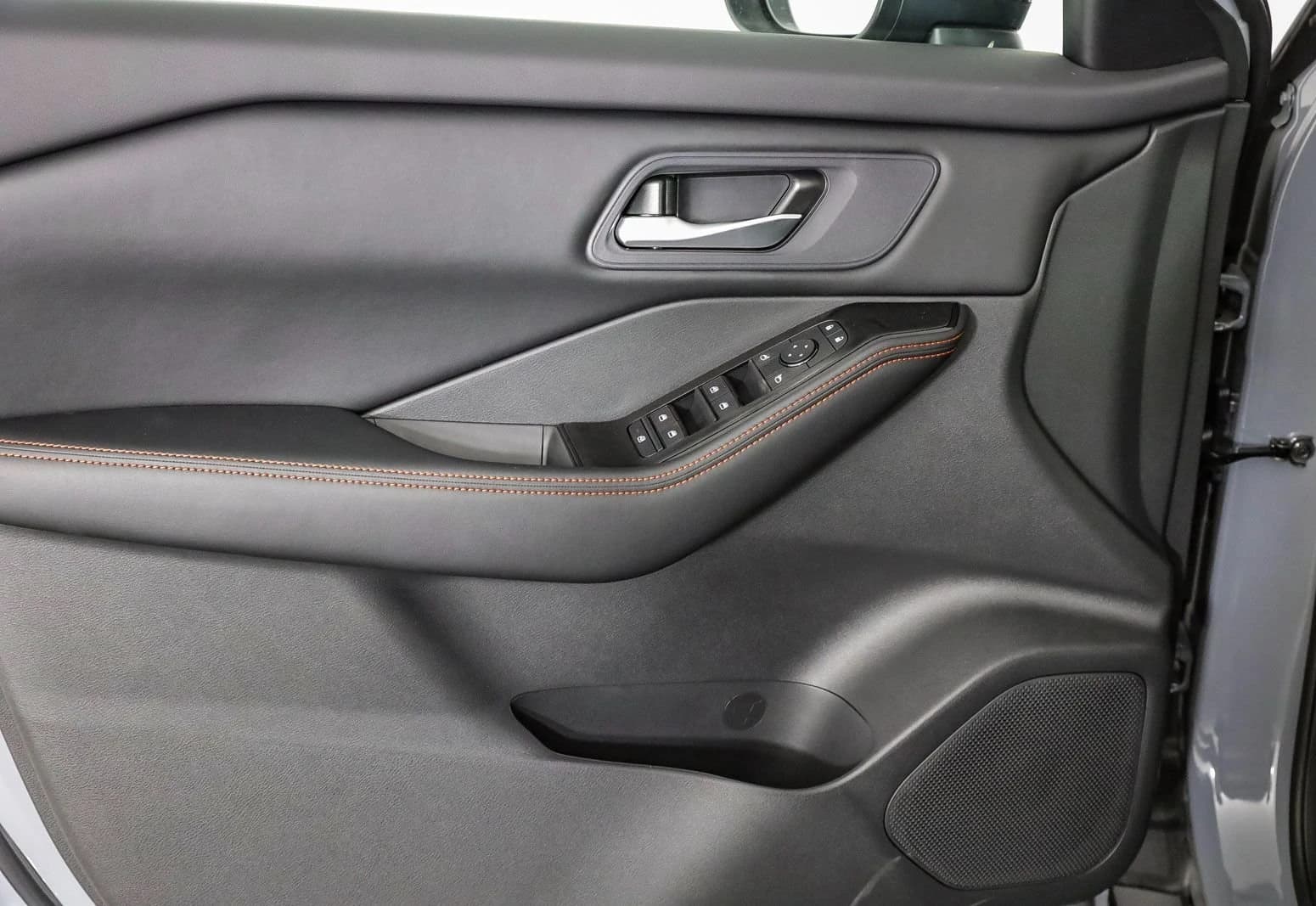 Nissan Rogue Rock Creek AWD 2025 — side view