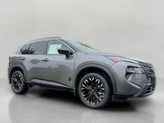 Nissan Rogue Dark Armor AWD