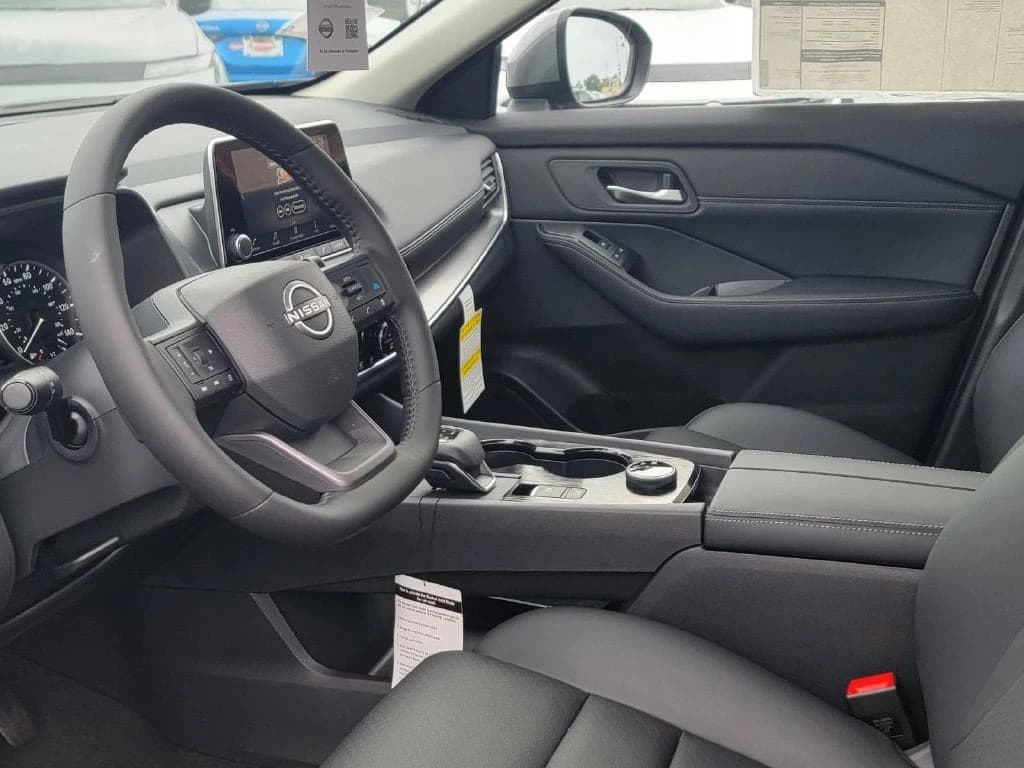 Nissan Rogue SV AWD 2027 — side view