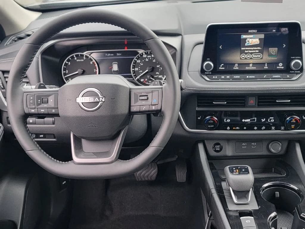 Nissan Rogue SV AWD 2027 — side view