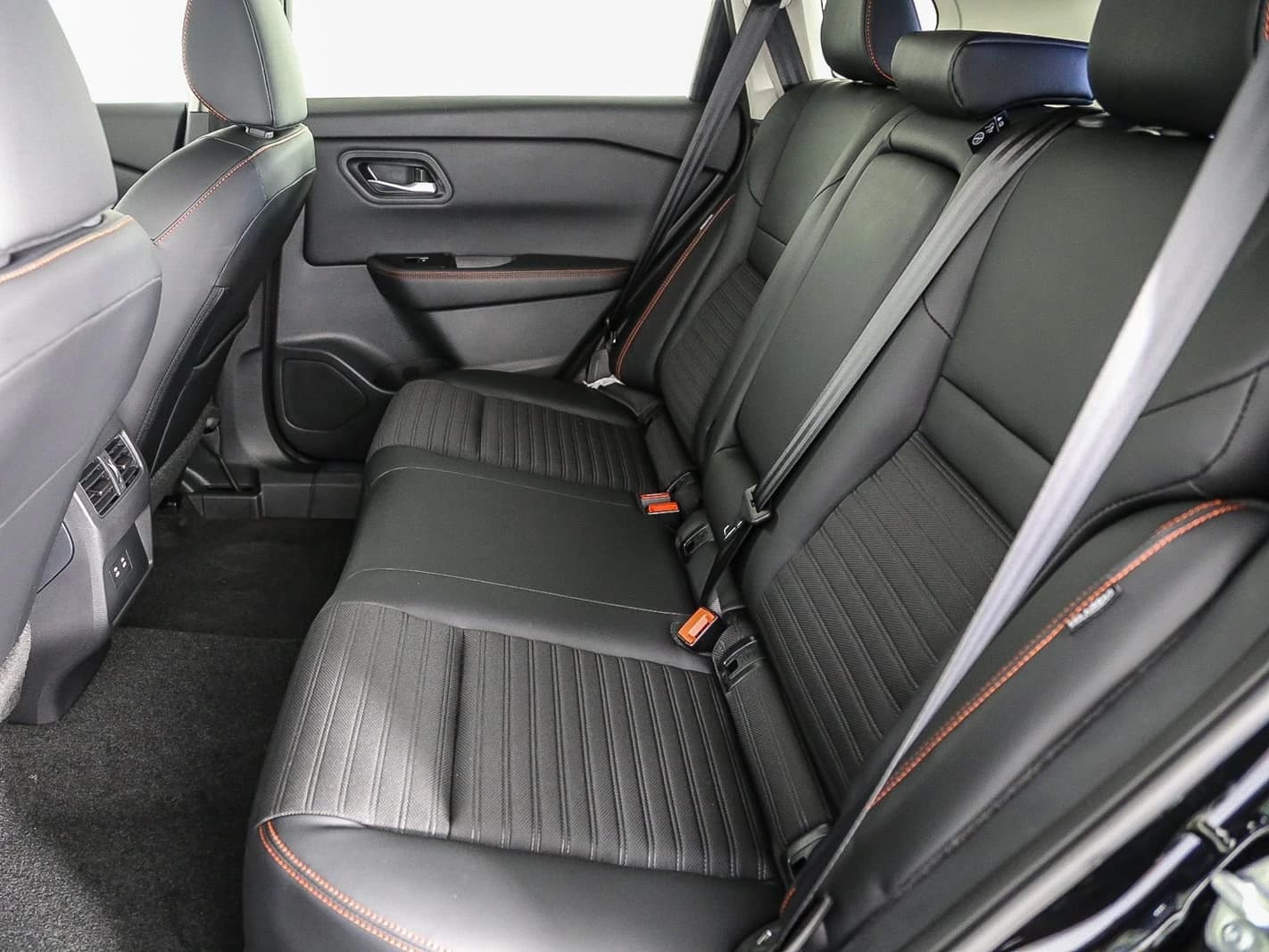 Nissan Rogue Rock Creek AWD 2025 — side view