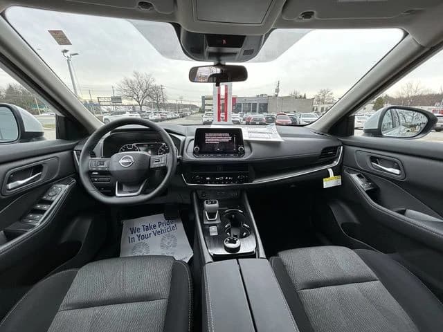 Nissan Rogue SV AWD 2026 — side view