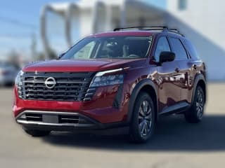 Nissan Pathfinder SV 4WD