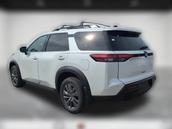 Nissan Pathfinder SV 4WD 2026 — side view