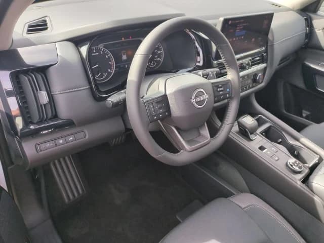 Nissan Pathfinder SV 4WD 2026 — side view