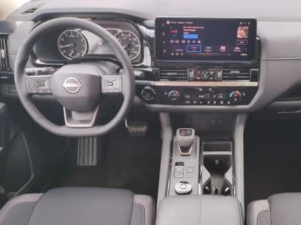Nissan Pathfinder SV 4WD 2026 — side view