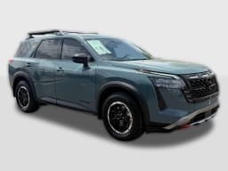 Nissan Pathfinder Rock Creek 4WD 2026 — side view