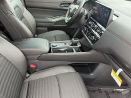 Nissan Pathfinder Rock Creek 4WD 2026 — side view