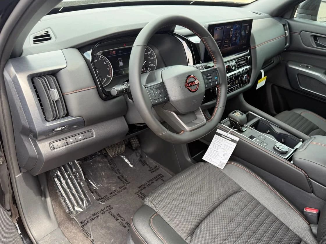 Nissan Pathfinder Rock Creek 4WD 2026 — side view