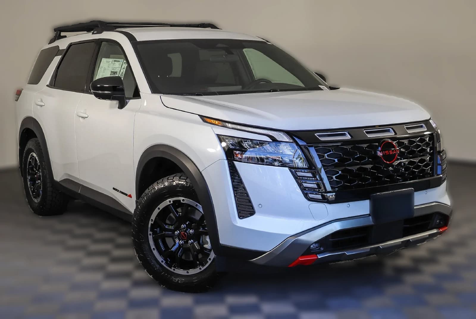 Nissan Pathfinder SV 4WD 2026 — side view