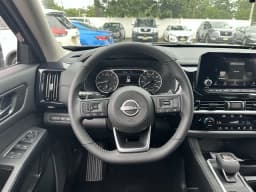 Nissan Pathfinder SV 4WD 2026 — side view