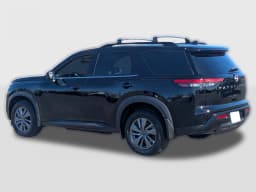 Nissan Pathfinder SV 2WD 2026 — side view