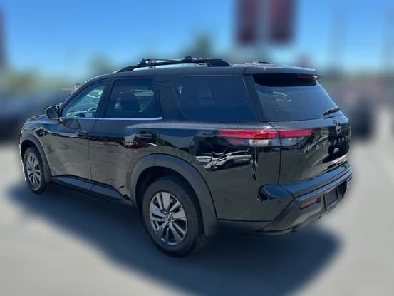Nissan Pathfinder SV 2WD 2026 — side view
