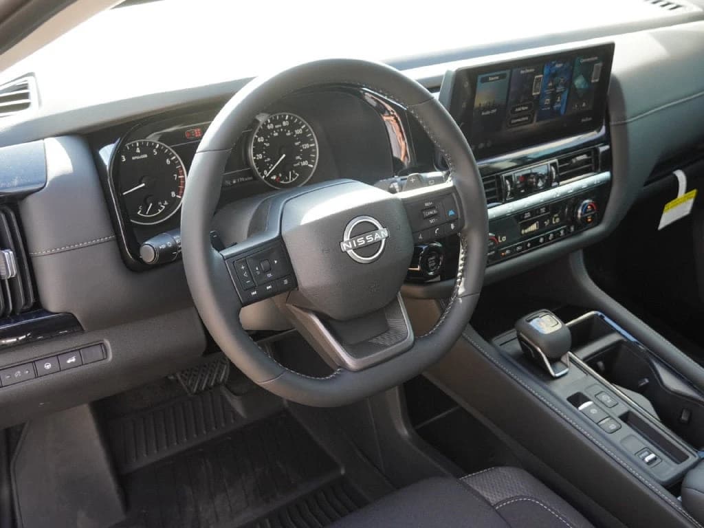 Nissan Pathfinder SV 2WD 2026 — side view