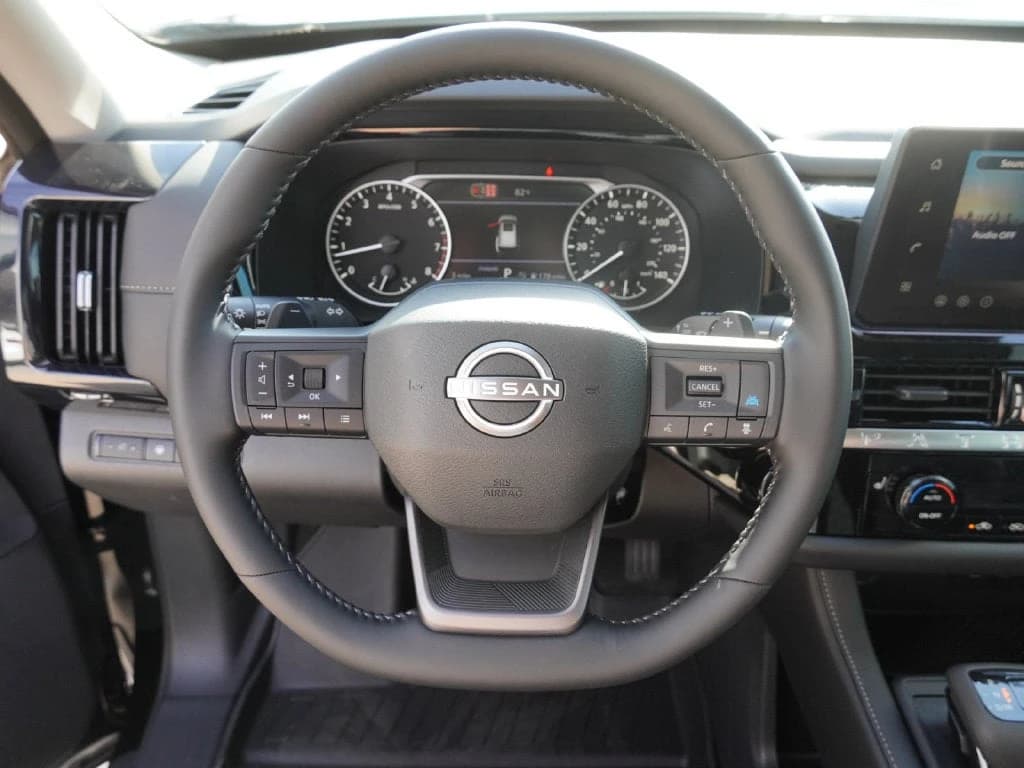 Nissan Pathfinder SV 2WD 2026 — side view