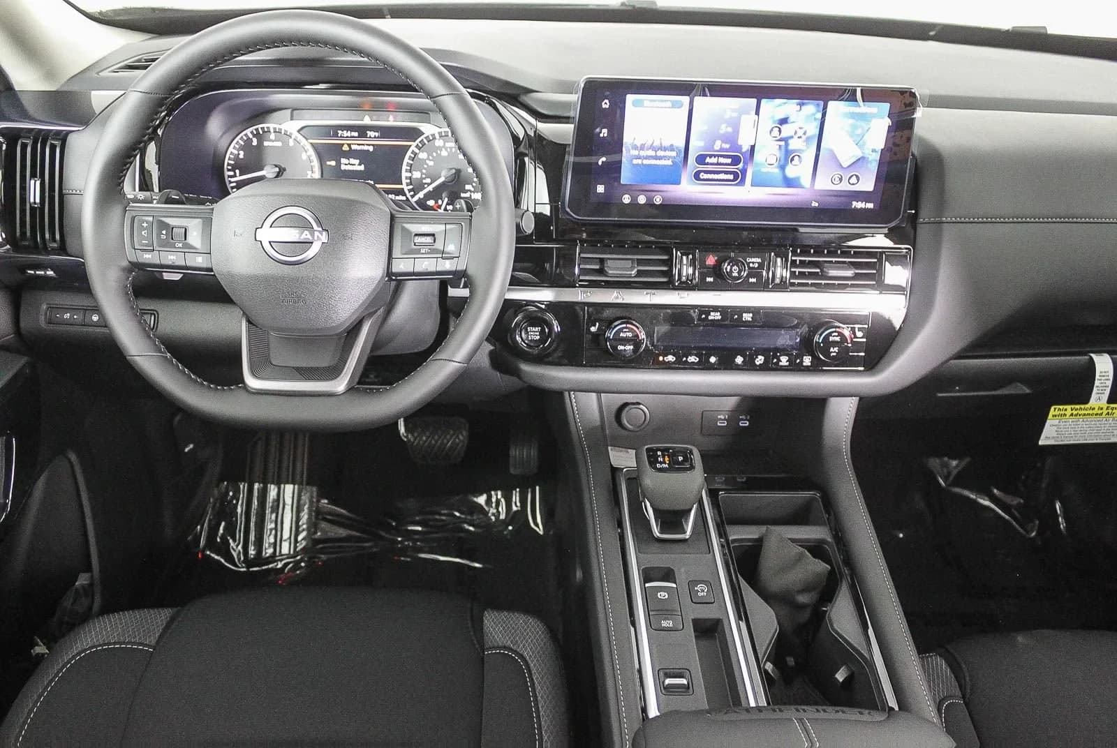 Nissan Pathfinder SV 2WD 2026 — side view