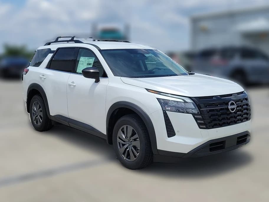 Nissan Pathfinder SV 2WD 2026 — side view