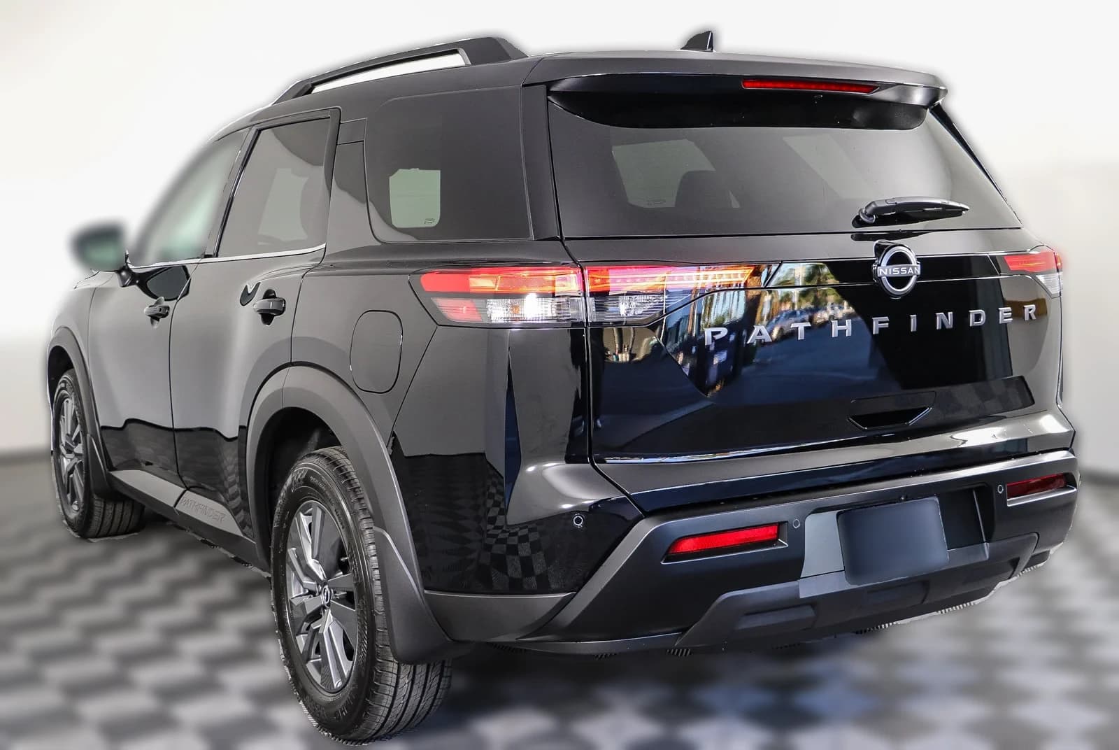 Nissan Pathfinder SV 2WD 2026 — side view