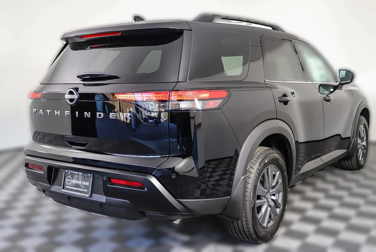 Nissan Pathfinder SV 2WD 2026 — side view