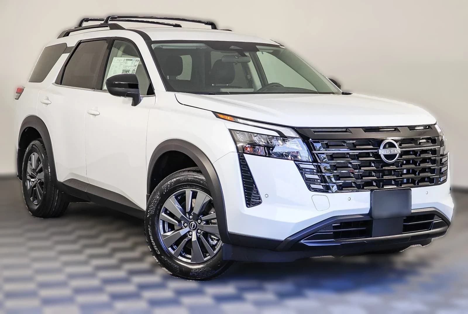 Nissan Pathfinder SV 2WD 2026 — side view
