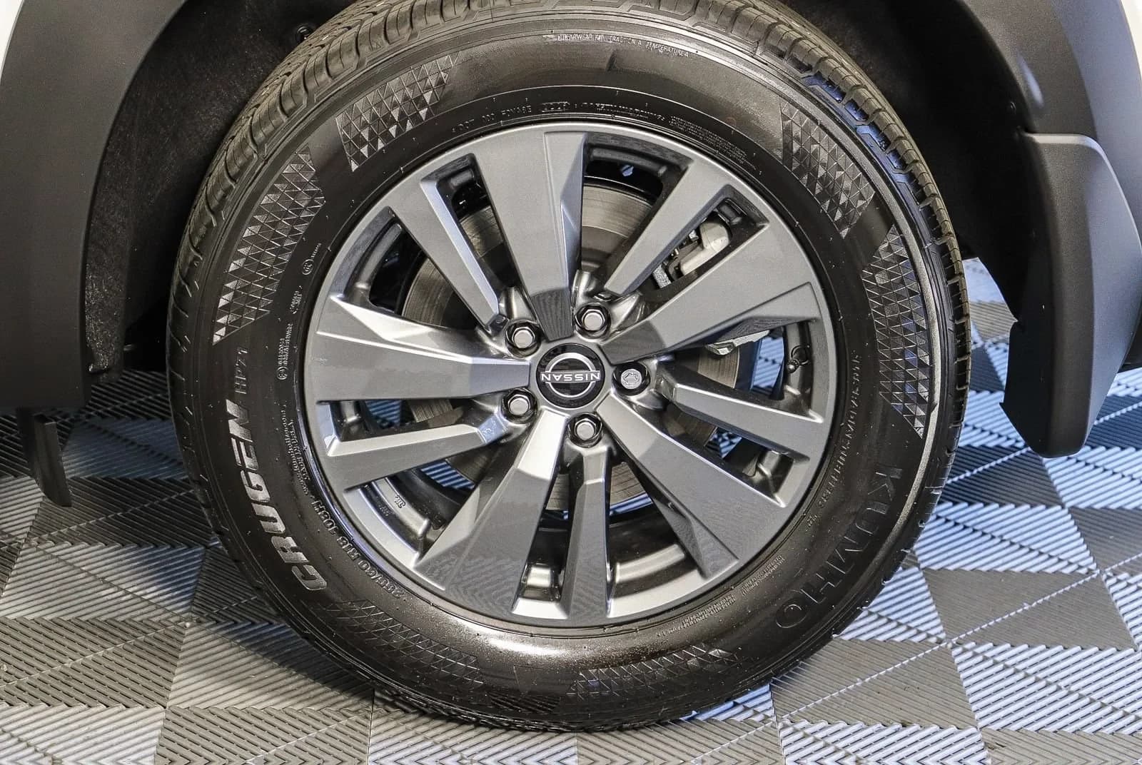 Nissan Pathfinder SV 2WD 2026 — side view