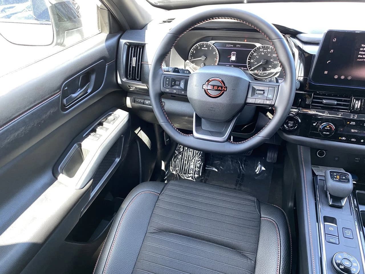 Nissan Pathfinder Rock Creek 4WD 2026 — side view
