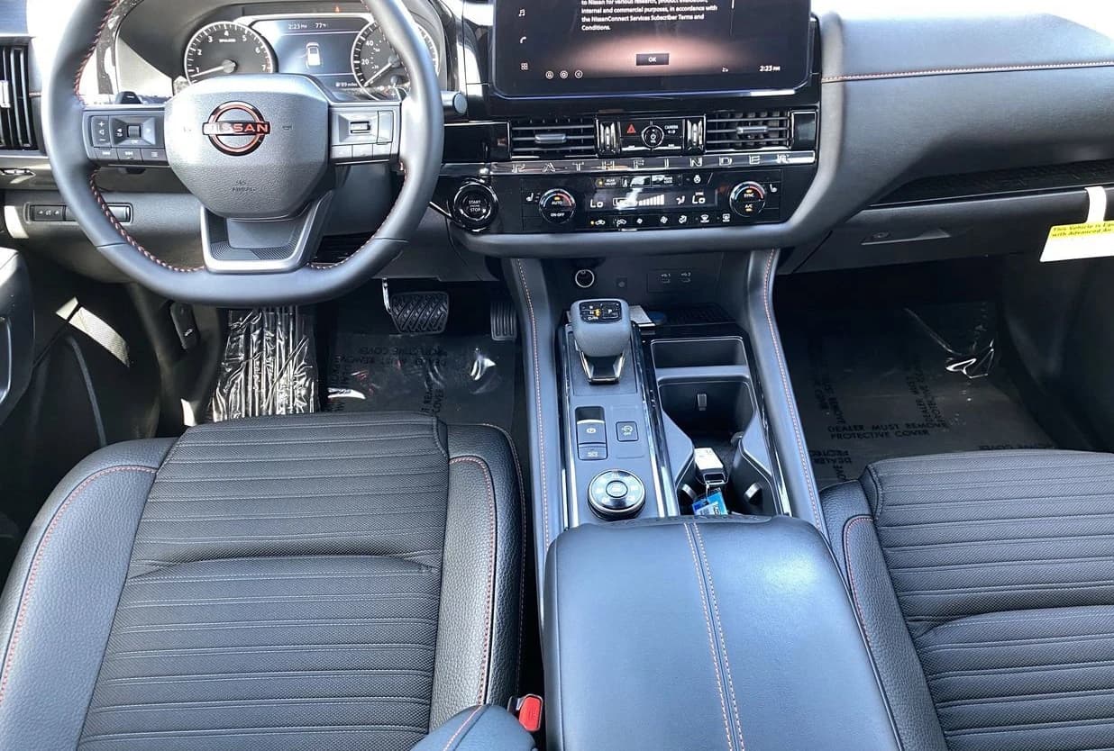 Nissan Pathfinder Rock Creek 4WD 2026 — side view