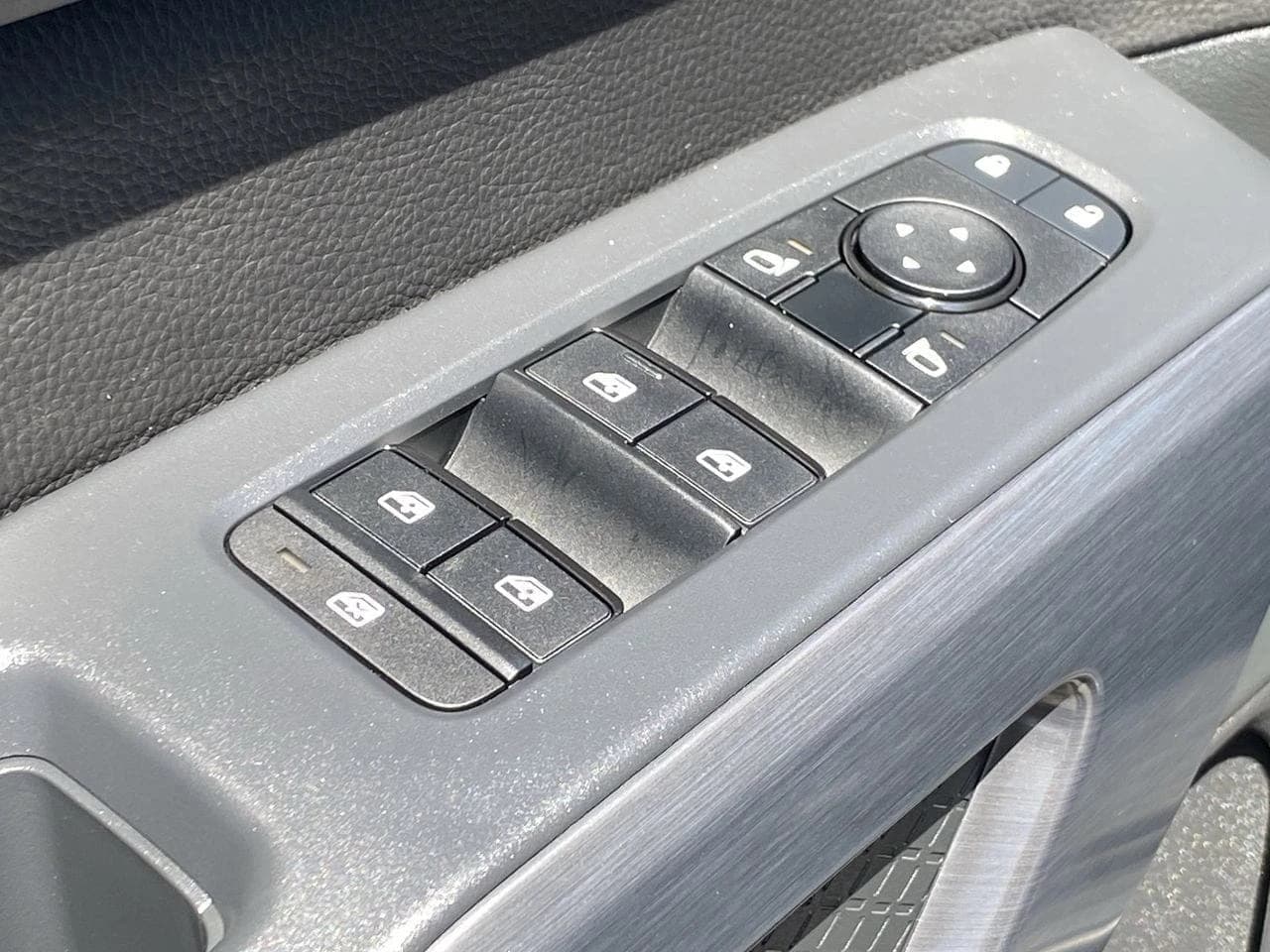 Nissan Pathfinder Rock Creek 4WD 2026 — side view