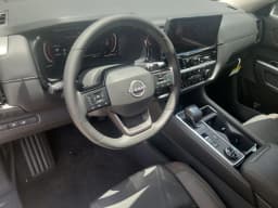 Nissan Pathfinder SL 4WD 2026 — side view