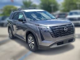 Nissan Pathfinder SL 4WD 2026 — side view