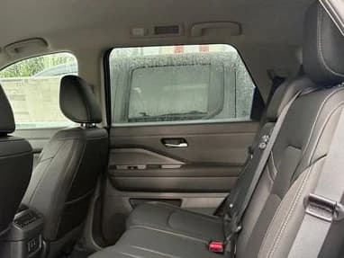 Nissan Pathfinder SL 4WD 2026 — side view