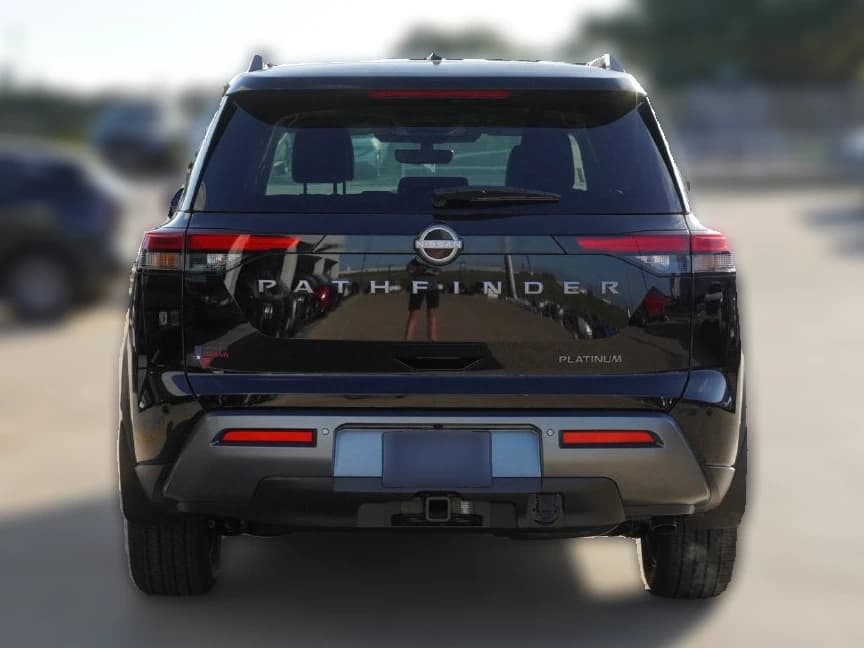 Nissan Pathfinder Platinum 2WD 2026 — side view