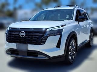 Nissan Pathfinder Platinum 2WD