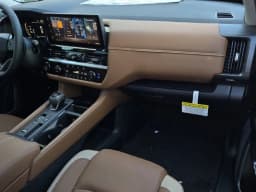 Nissan Pathfinder Platinum 2WD 2026 — side view