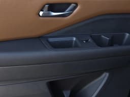 Nissan Pathfinder Platinum 2WD 2026 — side view